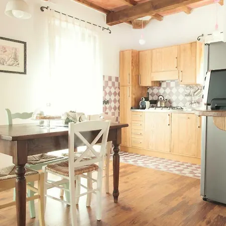 Casetta In Centro Apartment